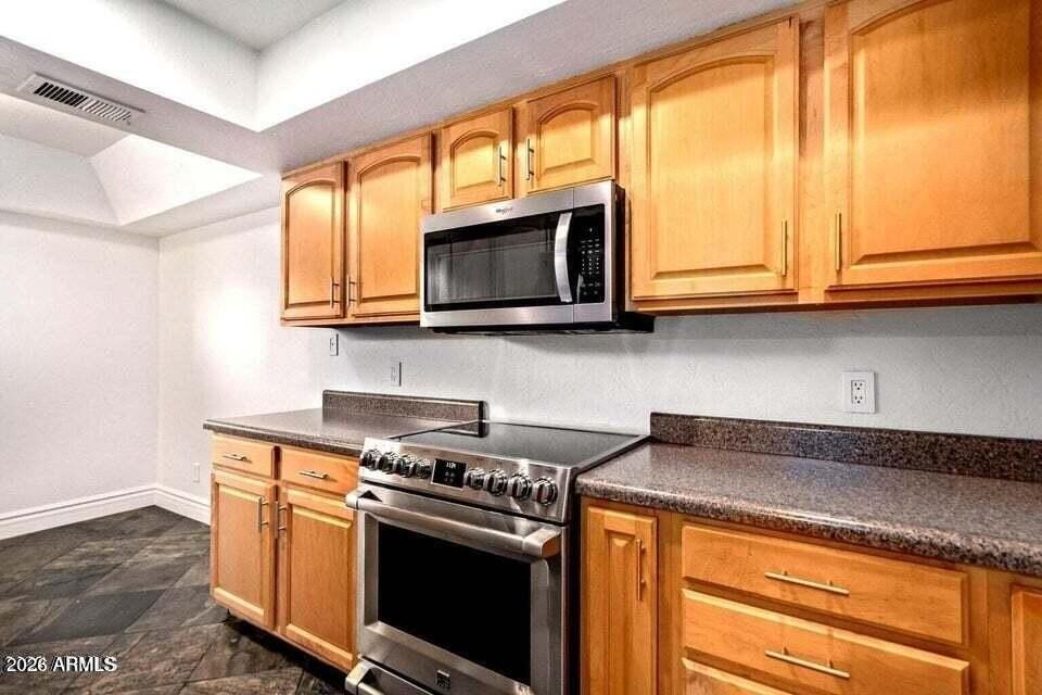 1530 S River Dr - Photo 7 of 25