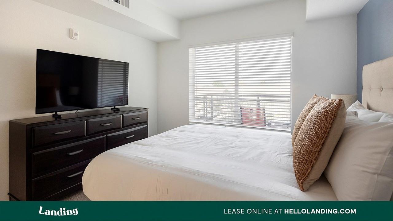 1760 S Crismon Rd - Photo 2 of 13