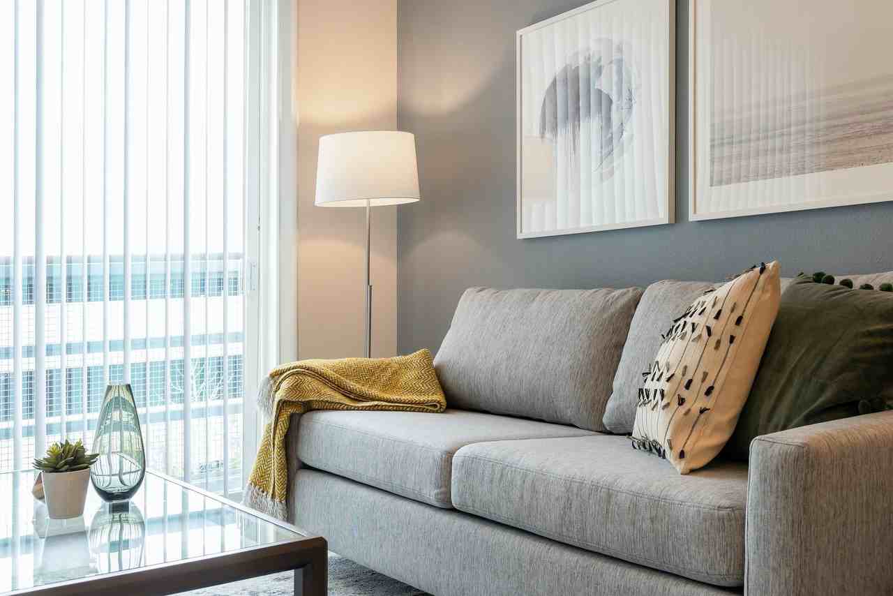 2623 Keene St - Photo 2 of 5