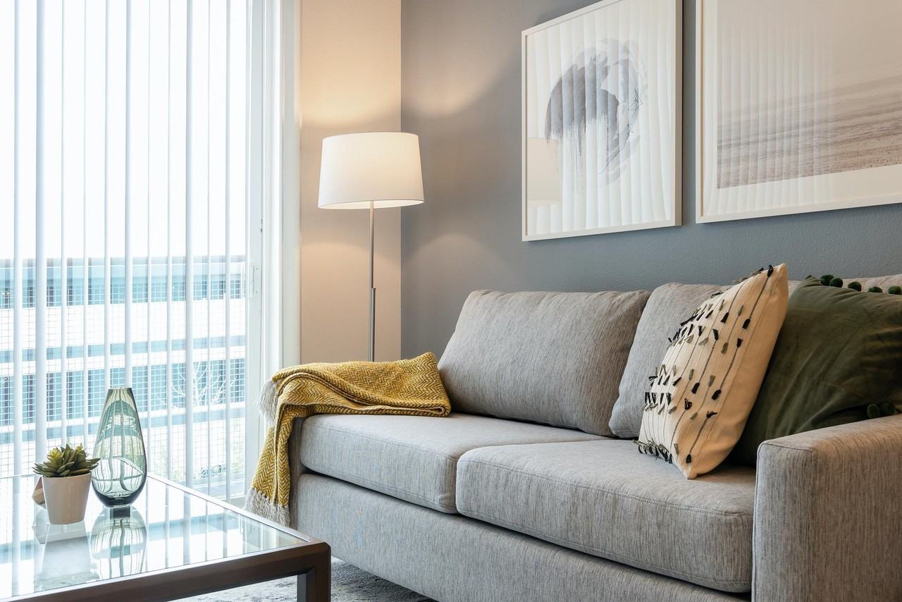 2623 Keene St - Photo 3 of 5