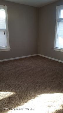 1026 Oxford St N - Photo 3 of 6