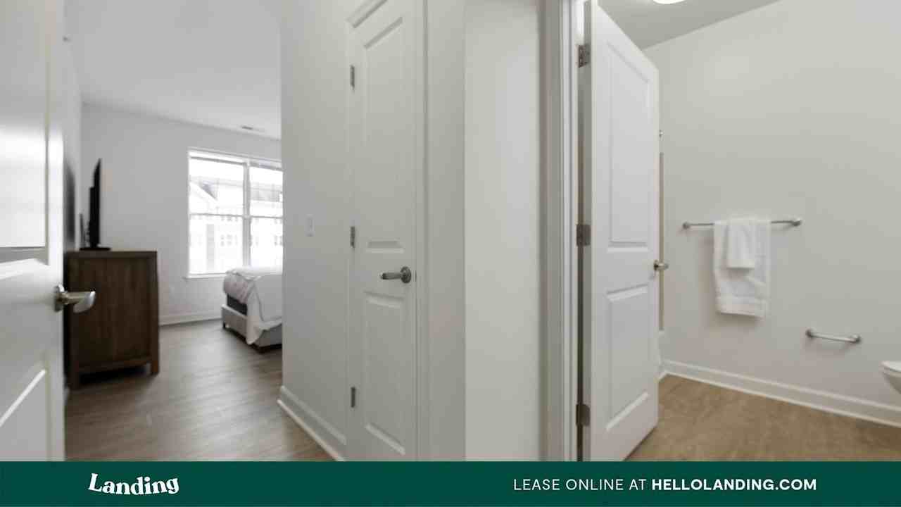 909 Mansion Dr - Photo 3 of 50