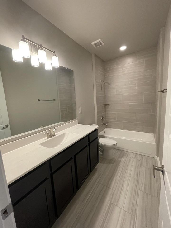 314 Adeline Ave Sw - Photo 2 of 6