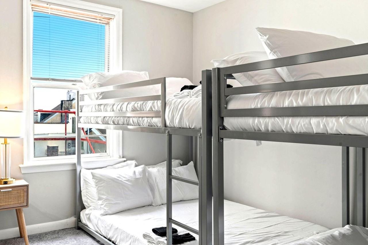 128 Bainbridge St #1055770P - Photo 5 of 14