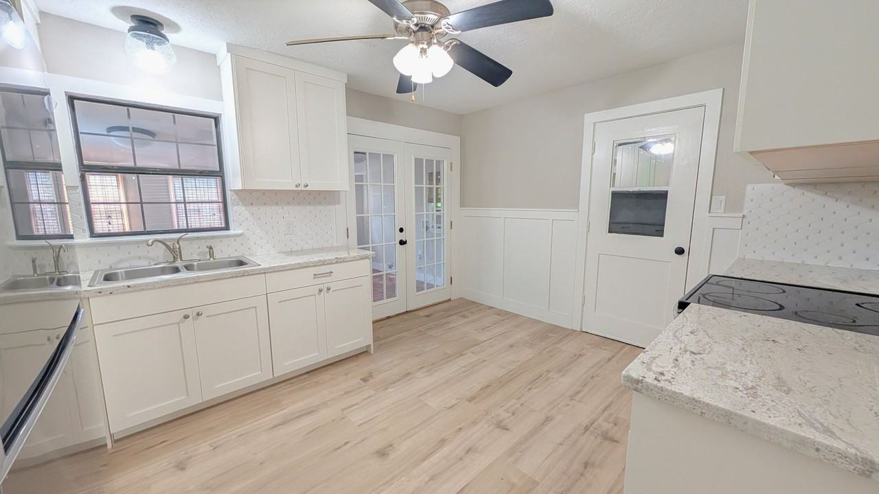 101 W Flynn Ave - Photo 4 of 14