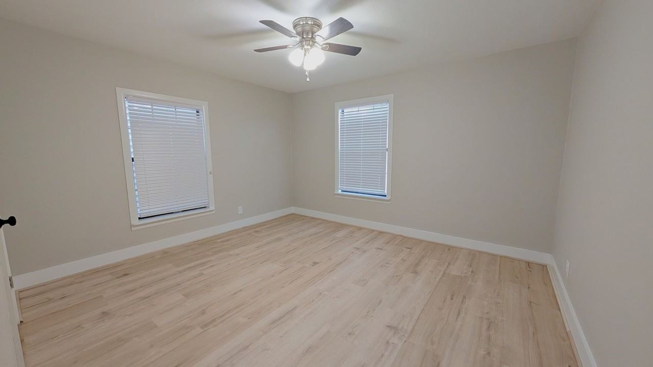 101 W Flynn Ave - Photo 7 of 14