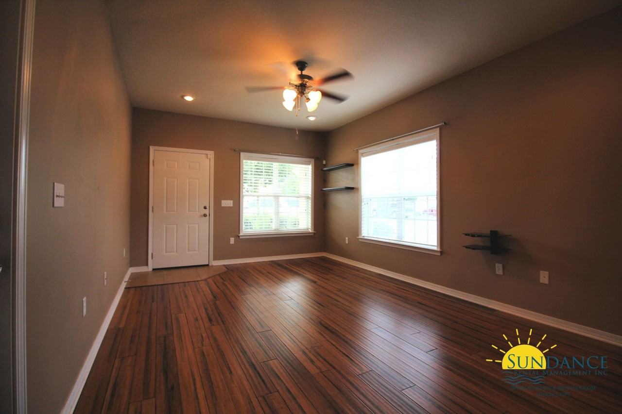 1495 Bentley Cir - Photo 2 of 15