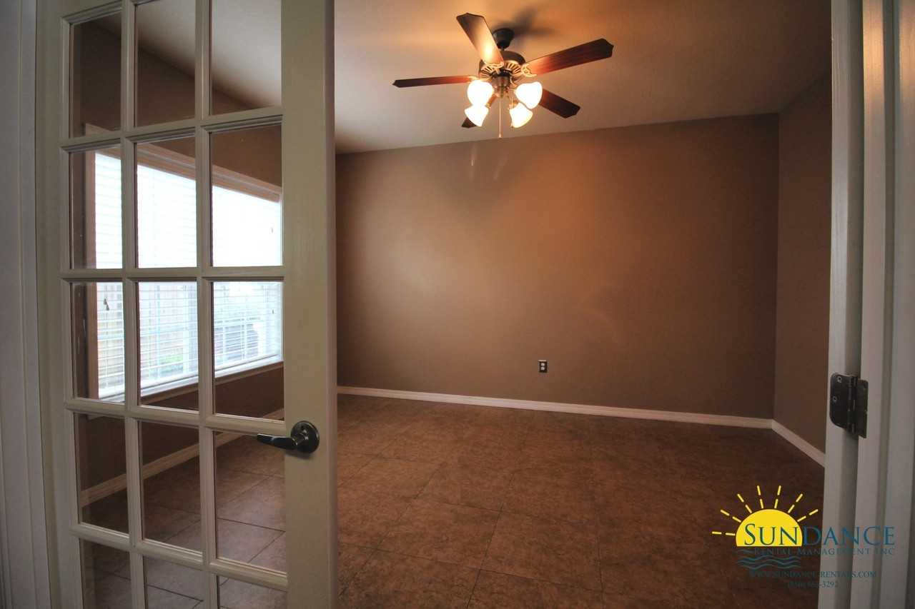 1495 Bentley Cir - Photo 6 of 15
