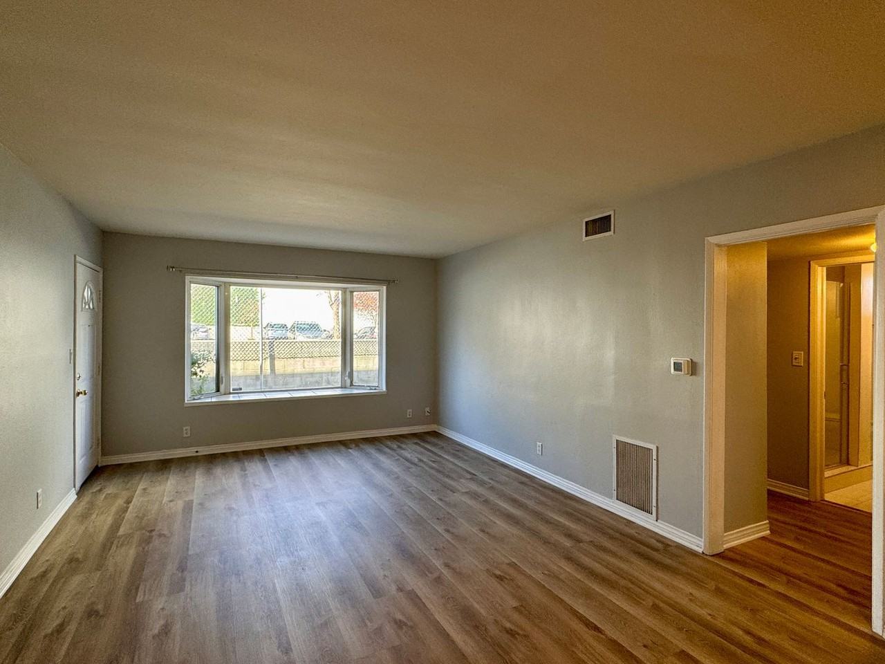 14701 Dickens St - Photo 3 of 15