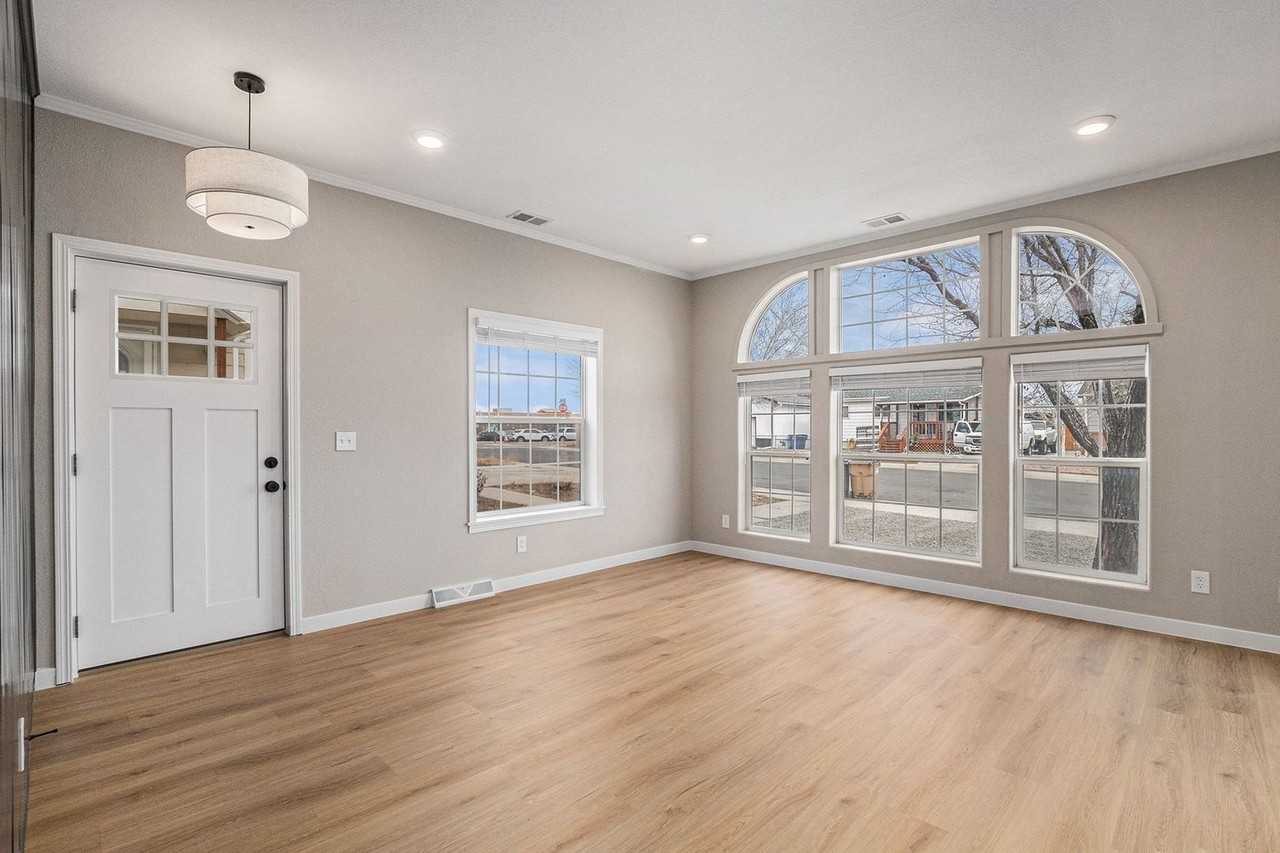 6665 Knox Ct - Photo 6 of 12