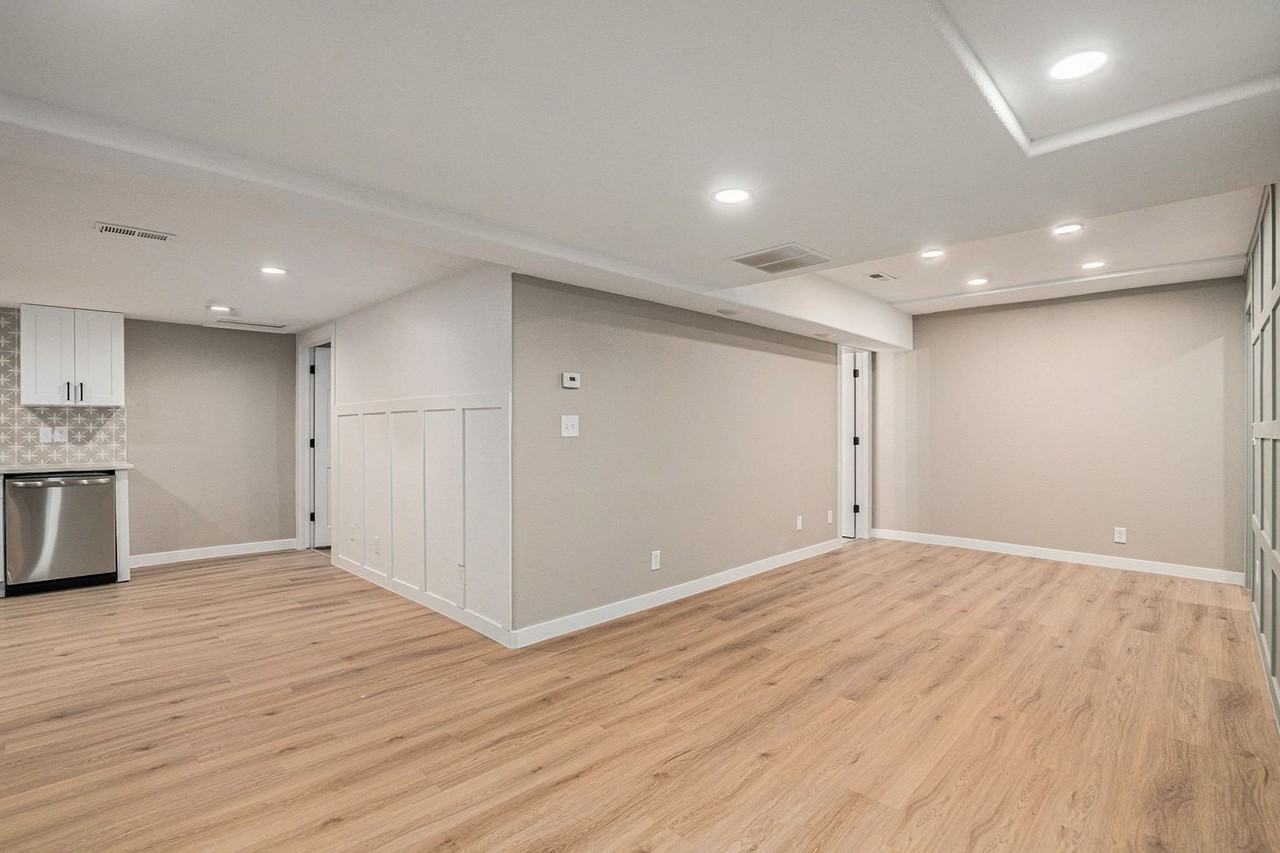 6665 Knox Ct - Photo 4 of 18