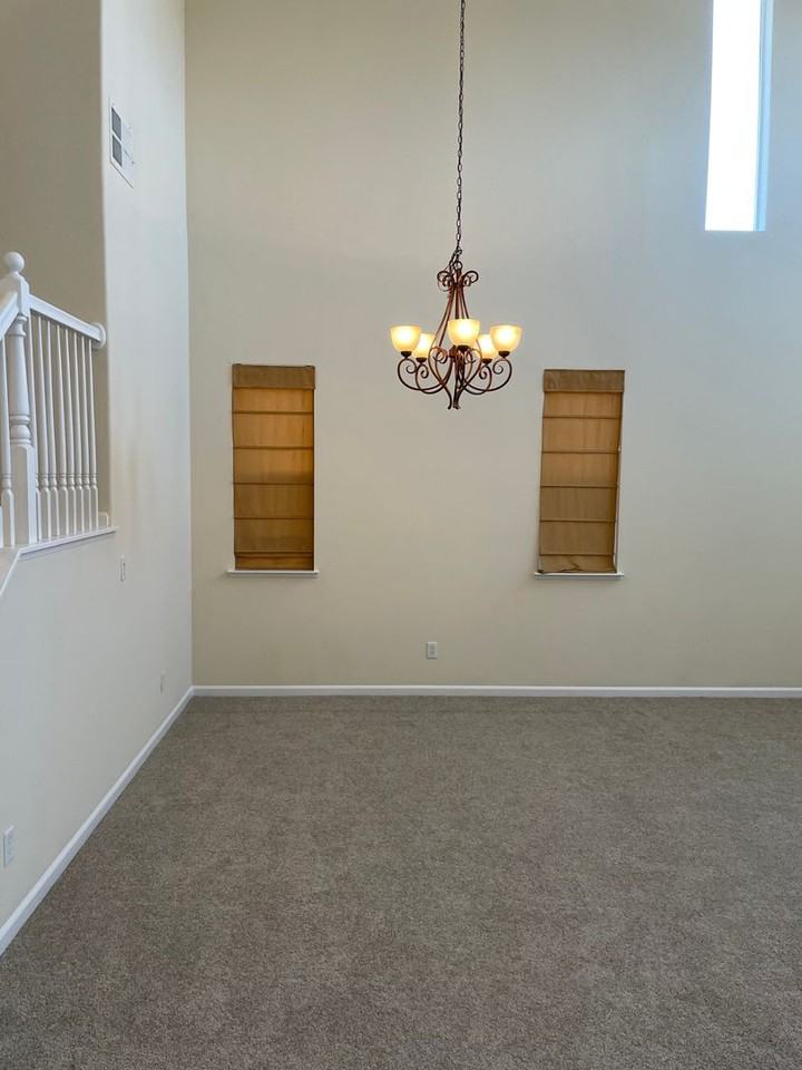 417 Leighton Ct - Photo 4 of 32