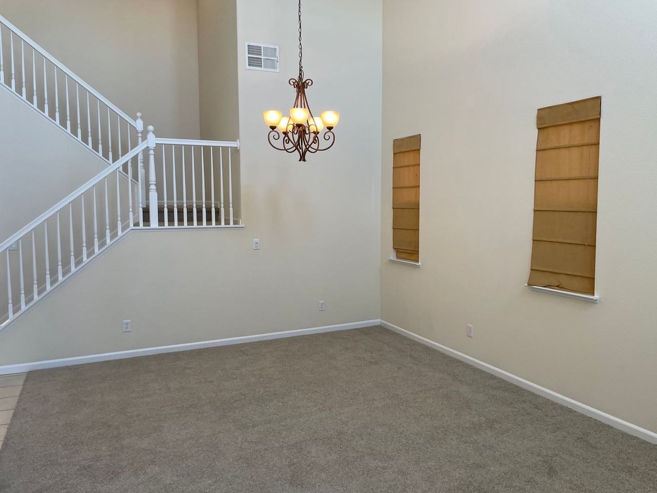 417 Leighton Ct - Photo 5 of 32