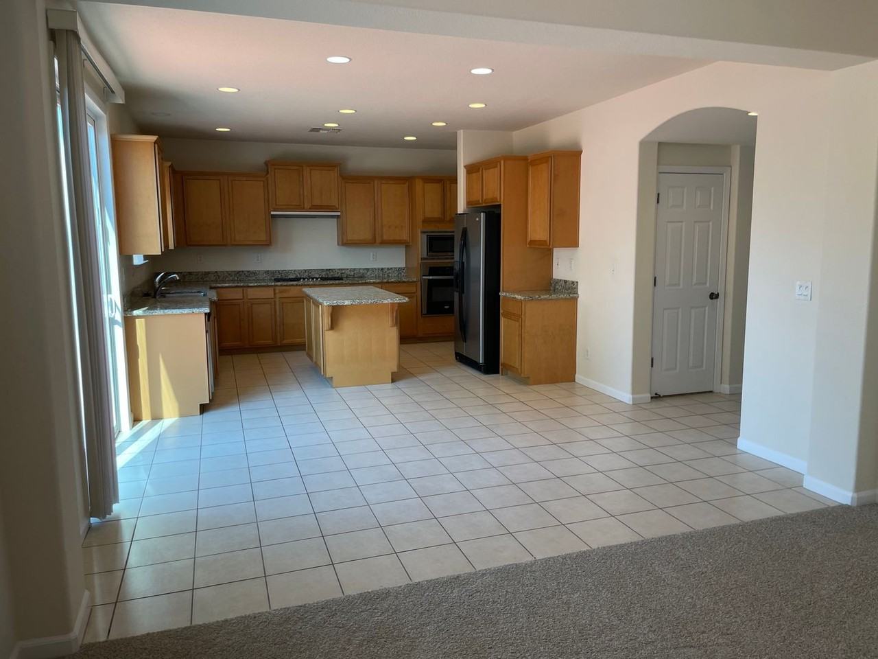 417 Leighton Ct - Photo 7 of 32