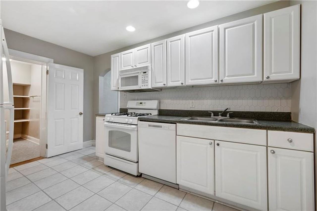 872 4th Ave - Photo 4 of 25