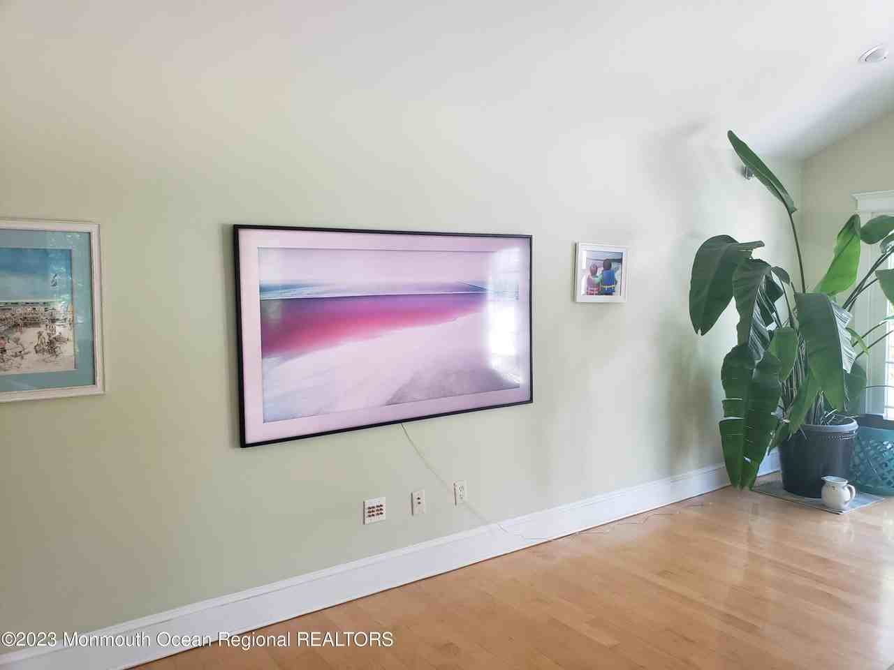 407 Chicago Blvd - Photo 6 of 33