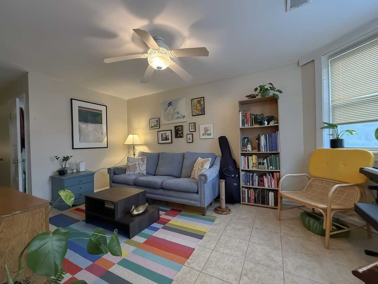 3441 N Oakley Ave Apt G #G - Photo 4 of 13