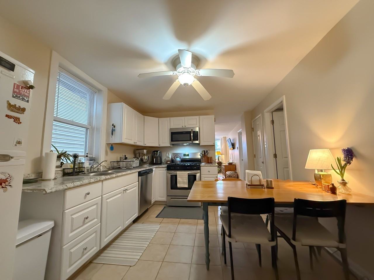 3441 N Oakley Ave Apt G #G - Photo 7 of 13