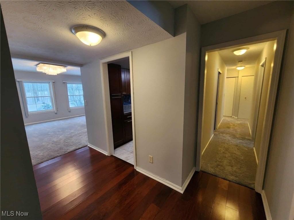 6960 Carriage Hill Dr - Photo 2 of 32