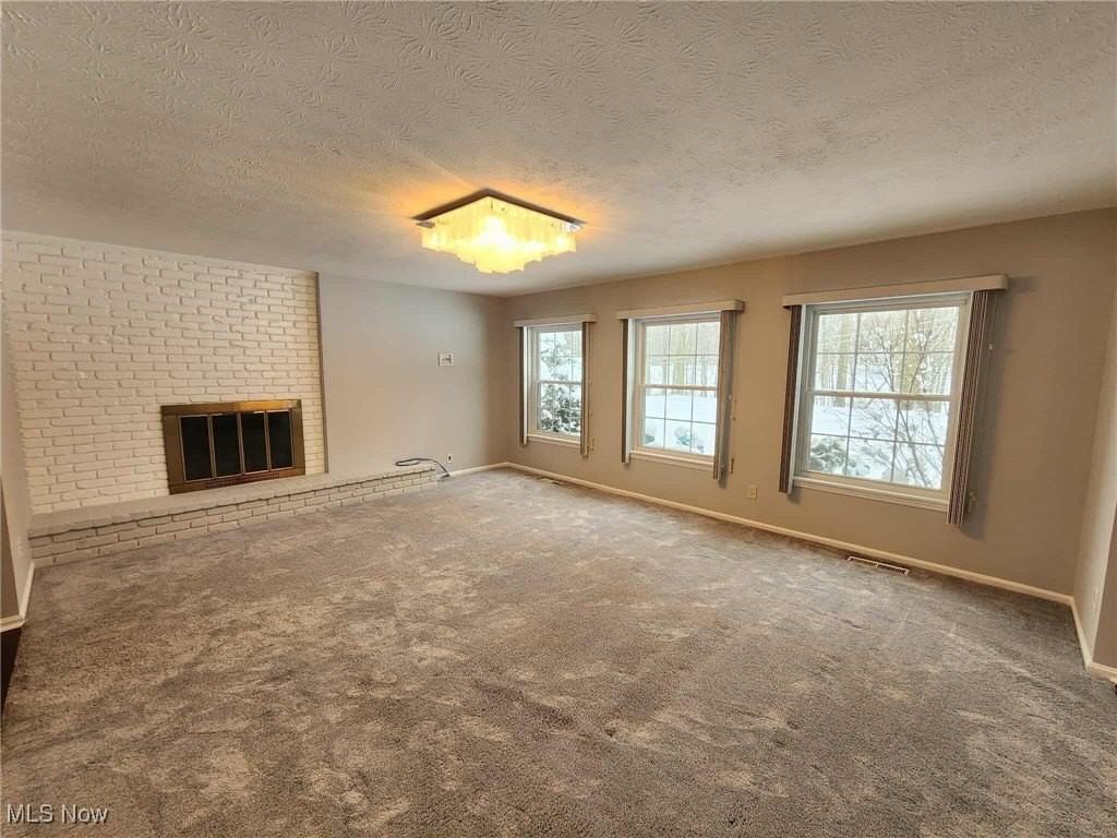 6960 Carriage Hill Dr - Photo 7 of 32