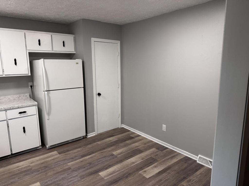 300 Car Mol Dr Apt 1 - Photo 3 of 11