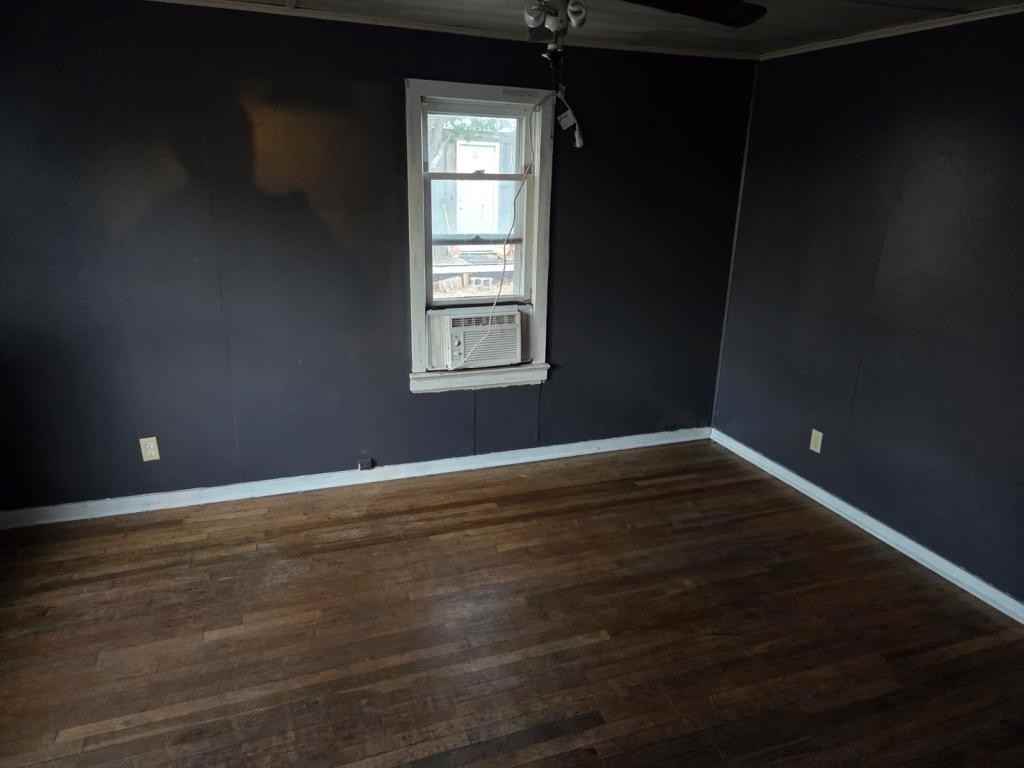 1218 Delaware St - Photo 3 of 8