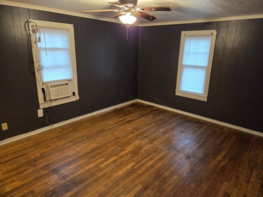 1218 Delaware St - Photo 7 of 8