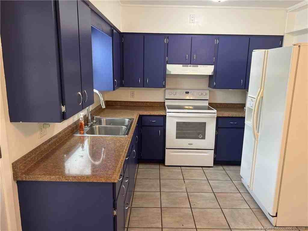 2172 Ne Pelican Ter - Photo 2 of 16