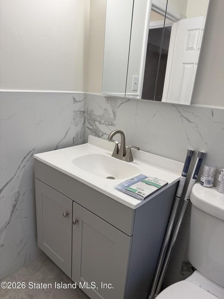 5 Elwood Ave - Photo 7 of 8