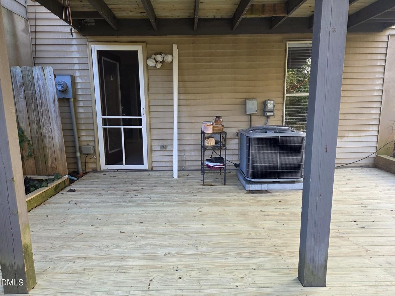 1717 Kayla Ct - Photo 4 of 27