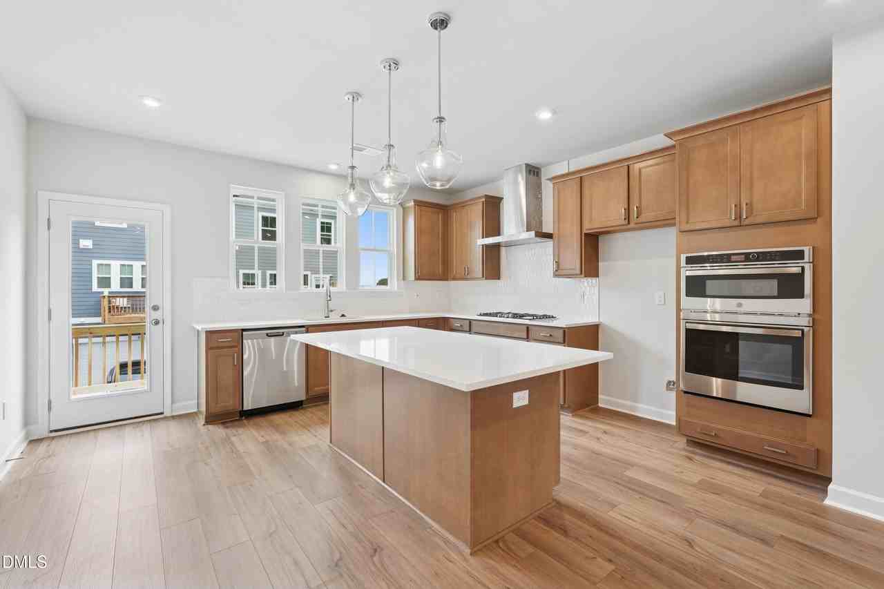 808 Hyperion Aly - Photo 3 of 24