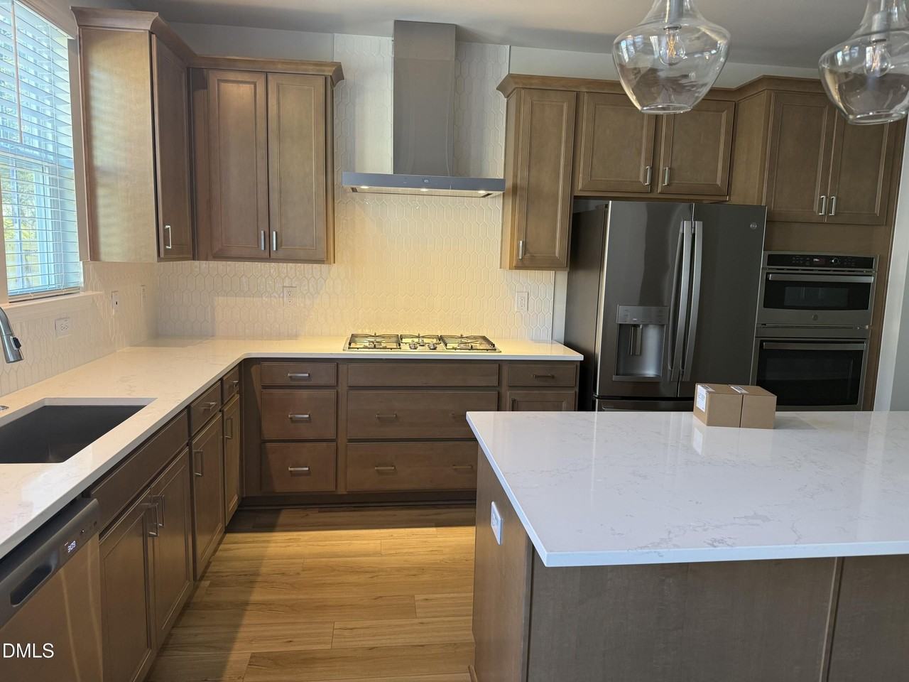 808 Hyperion Aly - Photo 4 of 24