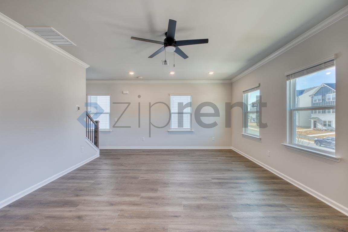 1467 Hasse Ave - Photo 5 of 50