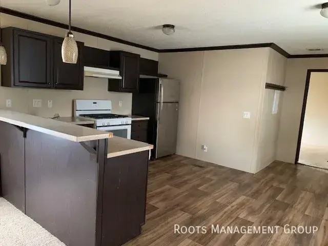 42 Melissa Dr #M42 - Photo 4 of 11