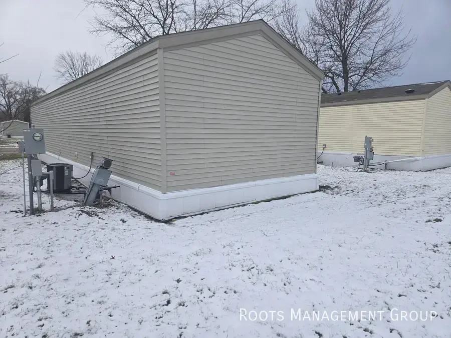 2773 Apollo Dr - Photo 4 of 16