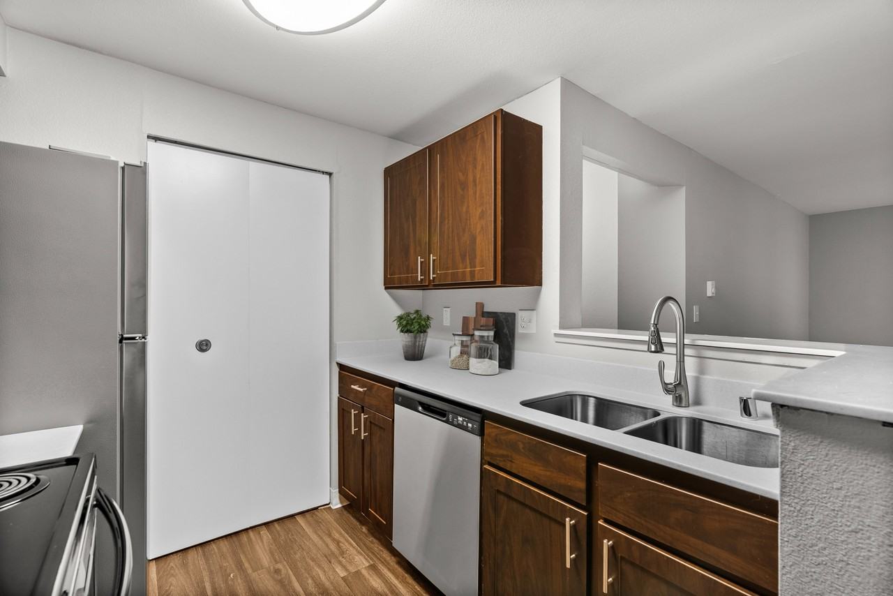 Cascade Ridge - Photo 5 of 28