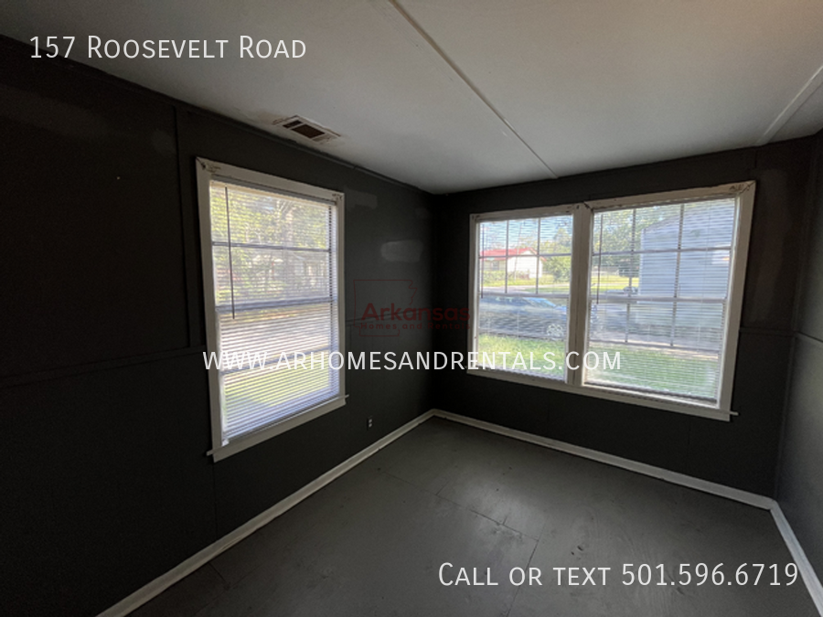 157 Roosevelt Rd - Photo 6 of 10