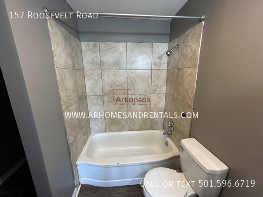 157 Roosevelt Rd - Photo 7 of 10