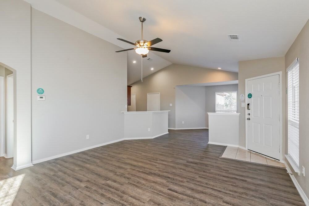 1125 Browntop St - Photo 3 of 16