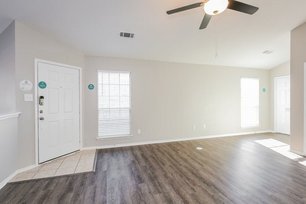 1125 Browntop St - Photo 5 of 16