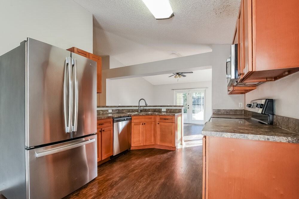 936 Welch Hill Cir - Photo 5 of 16