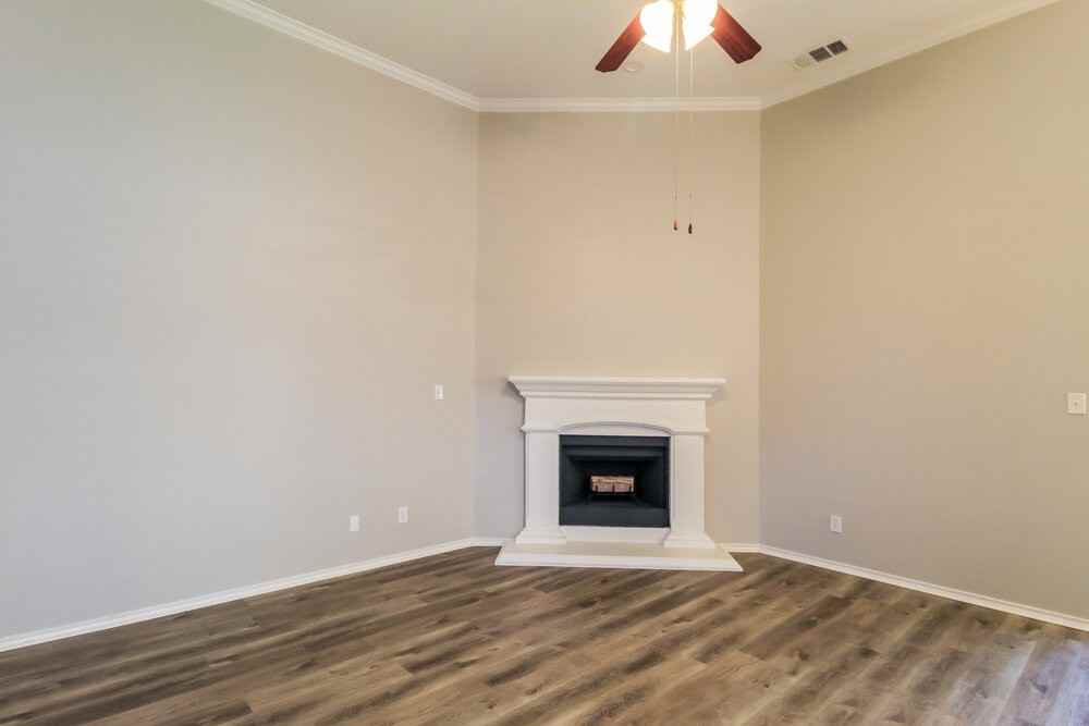 3205 Stonecrop Trl - Photo 3 of 16