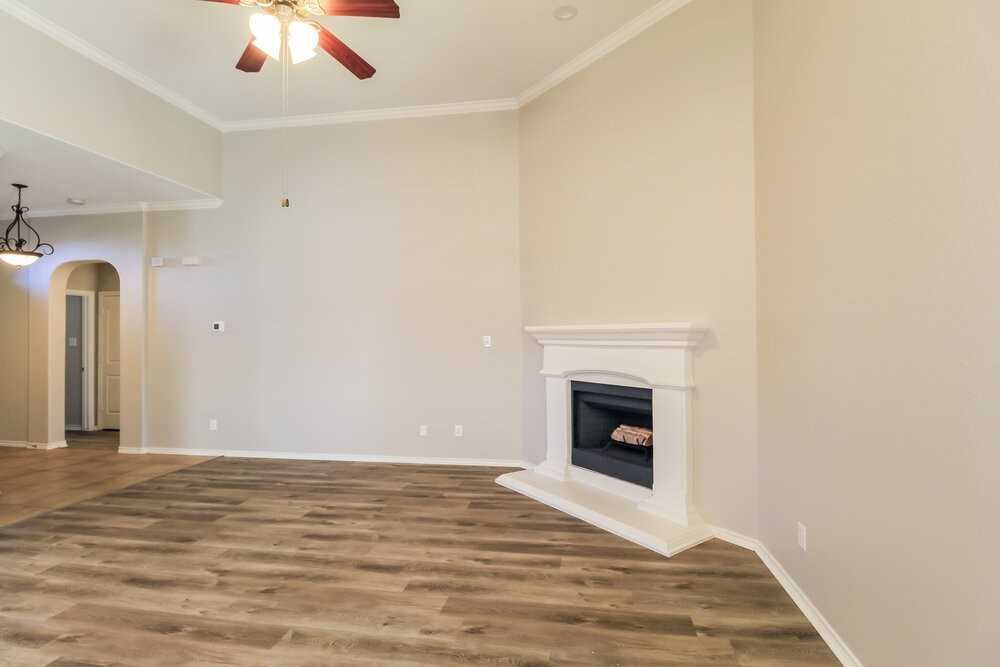 3205 Stonecrop Trl - Photo 4 of 16