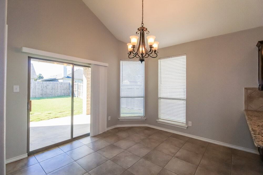 3205 Stonecrop Trl - Photo 5 of 16