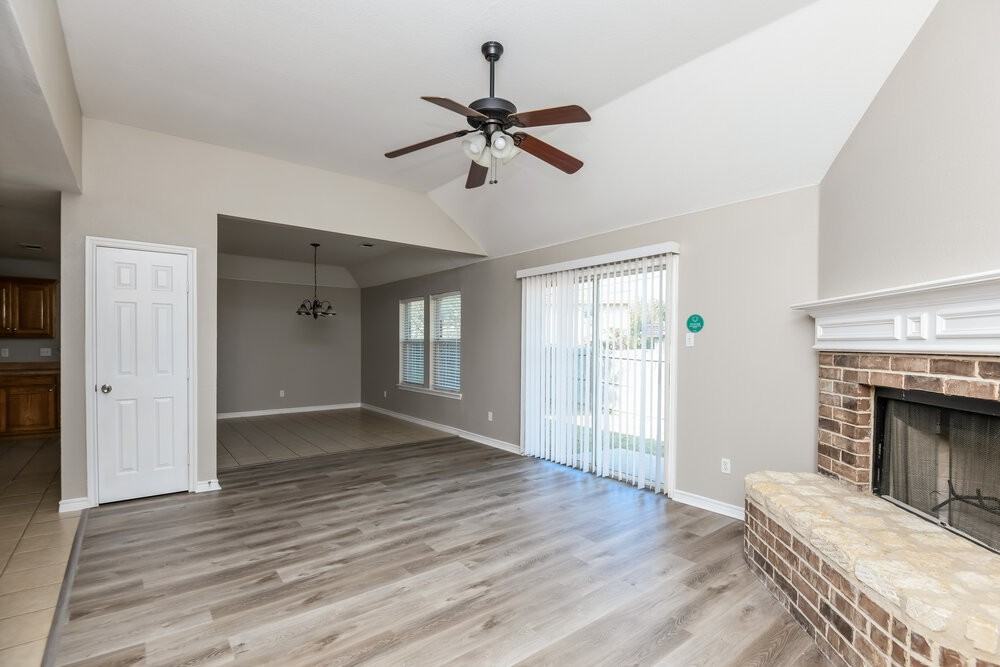 409 Partridge Cir - Photo 3 of 16