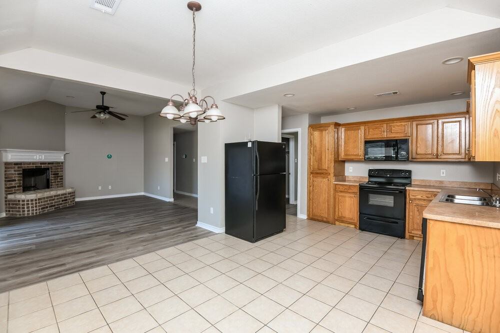 409 Partridge Cir - Photo 7 of 16