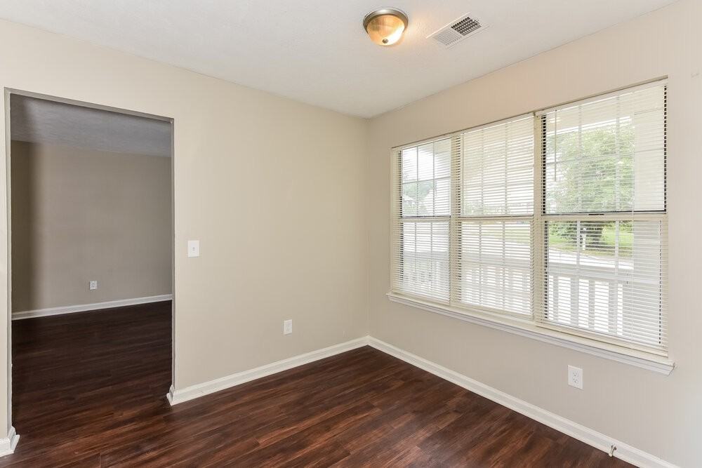 564 Crestridge Ct - Photo 6 of 16