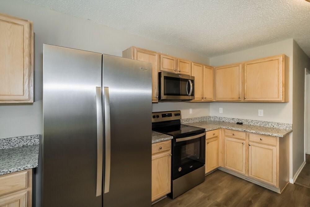 1824 Lariat Dr - Photo 7 of 17