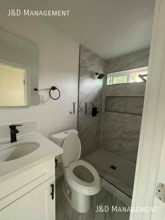 4253 College Ave - Photo 7 of 13