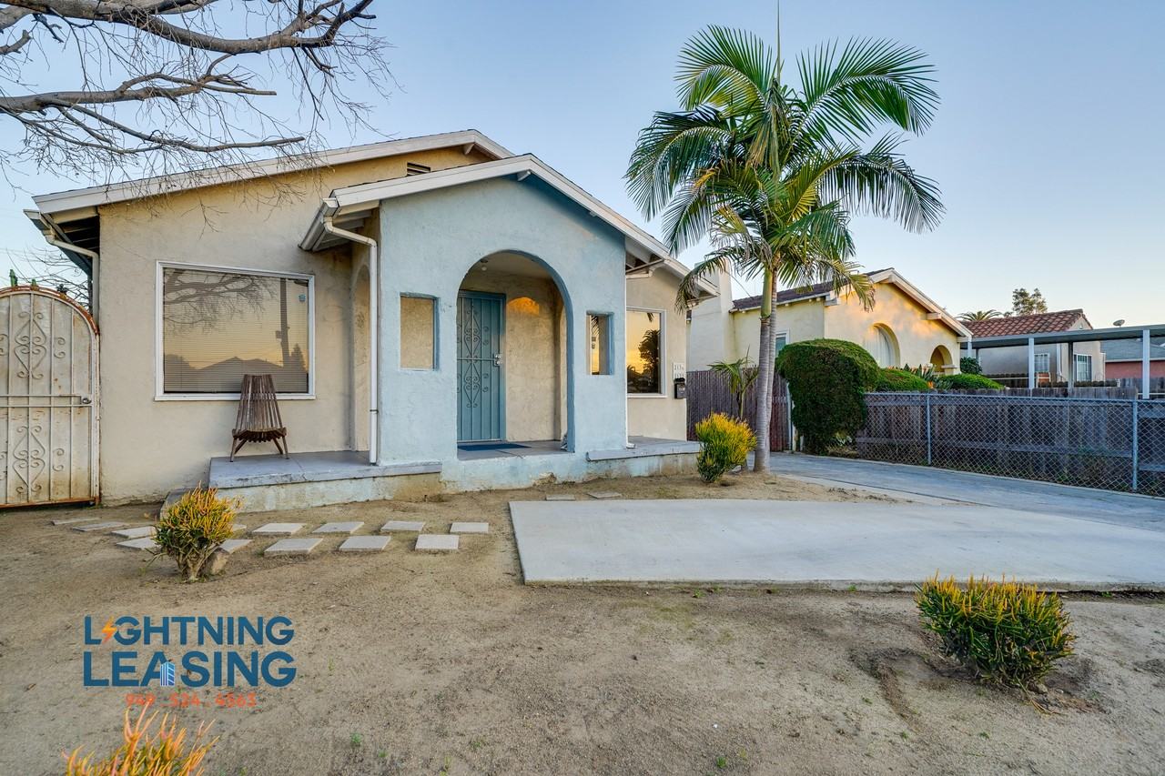 2134 S Cloverdale Ave #2134 - Photo 3 of 30